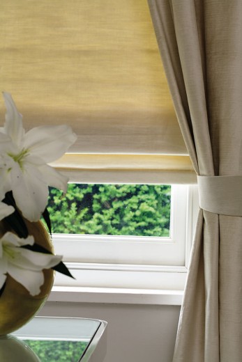 Cream coloured blinds Cardiff